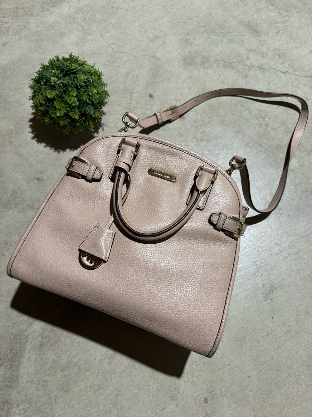 Michael Kors Cindy Large Dome Satchel Purse Bag Ballet Pink Leather Classy